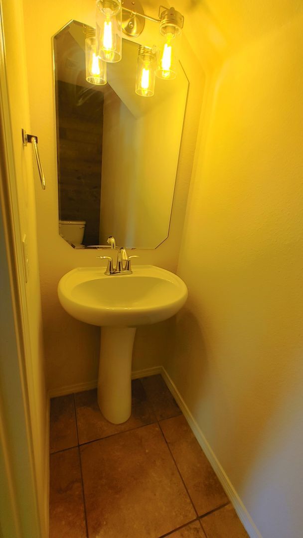 Photo - 573 Creekside Ave SW