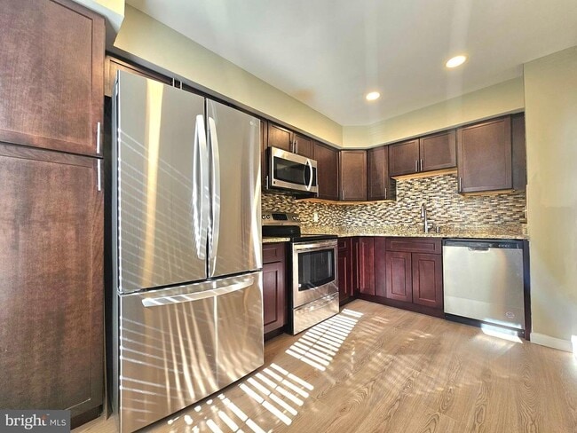 7664 Northern Oaks Ct