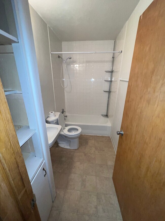 1811 High St
