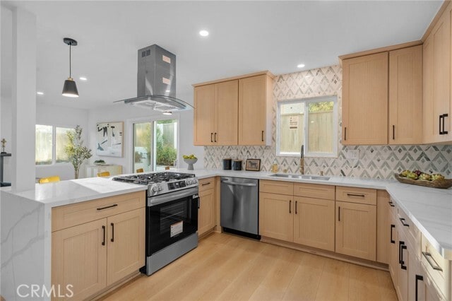 Photo - 6210 Halstead