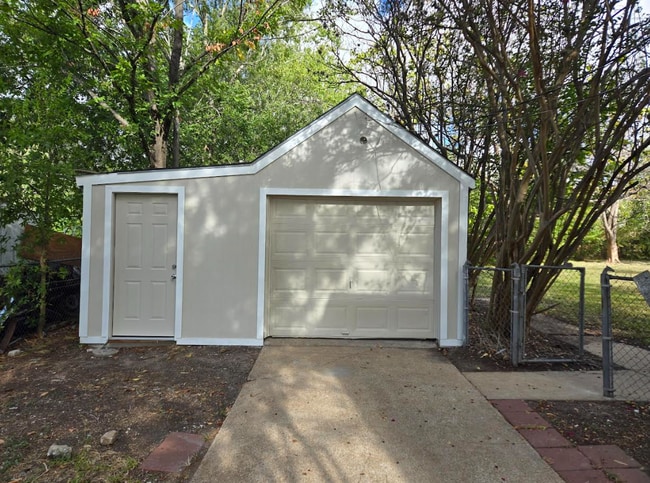 Photo - 912 S Gordon St