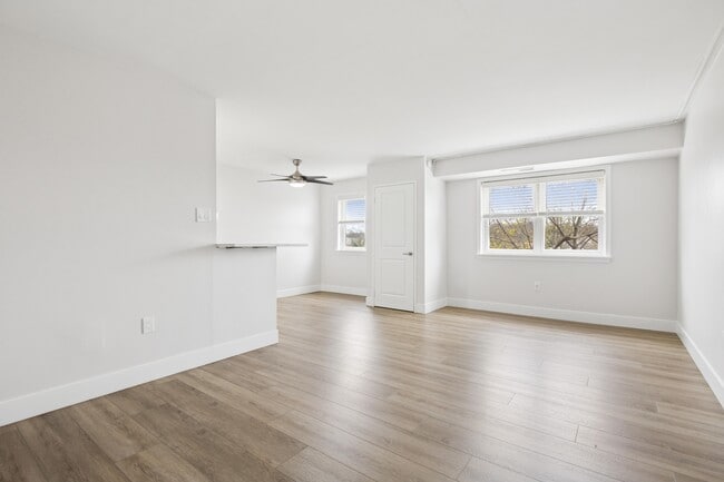 Photo - Crossings at Stanbridge