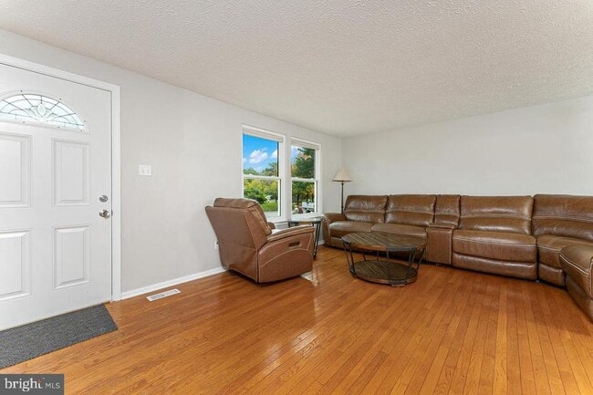 Photo - 223 Laura Anne Ct