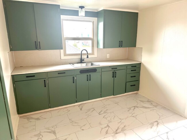 3016 Simpson Ave Apartment Unit B Hoquiam WA ForRent 3016-simpson-ave-apartment-unit-b-hoquiam-wa-forrent