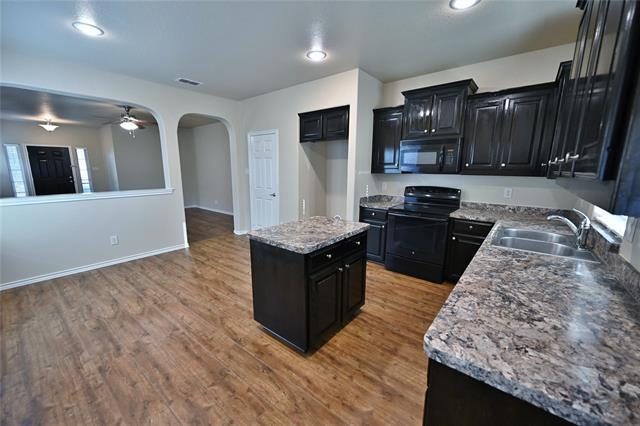 Photo - 916 Iona Dr