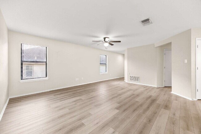 "Charming 3-Bedroom Oasis with 2 Full Baths – Your Perfect Retreat in Schertz!"