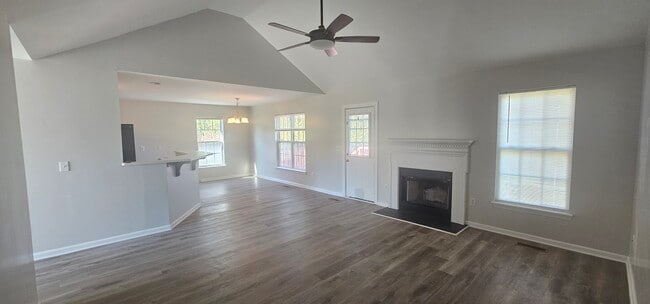 121 Morris Dr