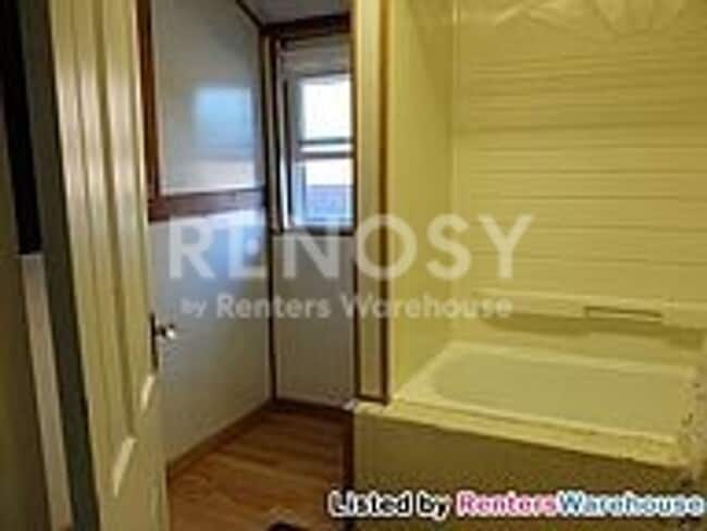 Photo - 614 NE 20th Ave