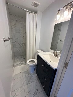 Private bathroom - 1246 Washington Blvd