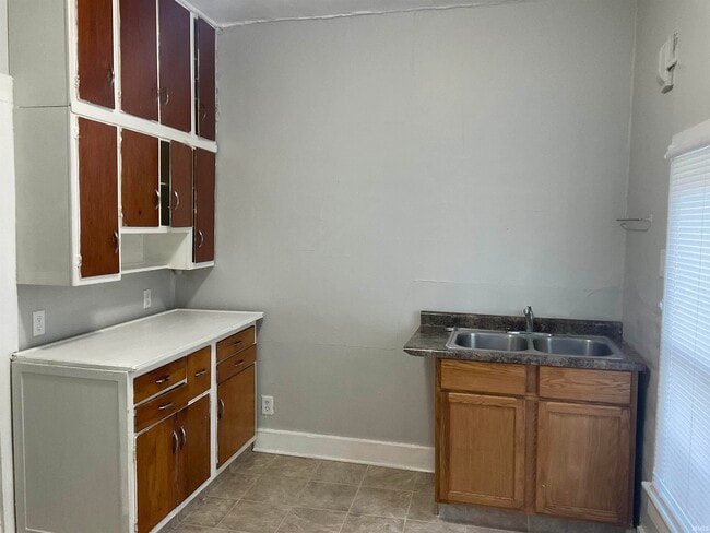 Photo - 1807 Hale Ave