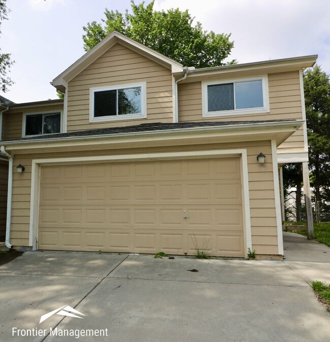 Building Photo - 906-908 Kramer Unit 906 Kramer