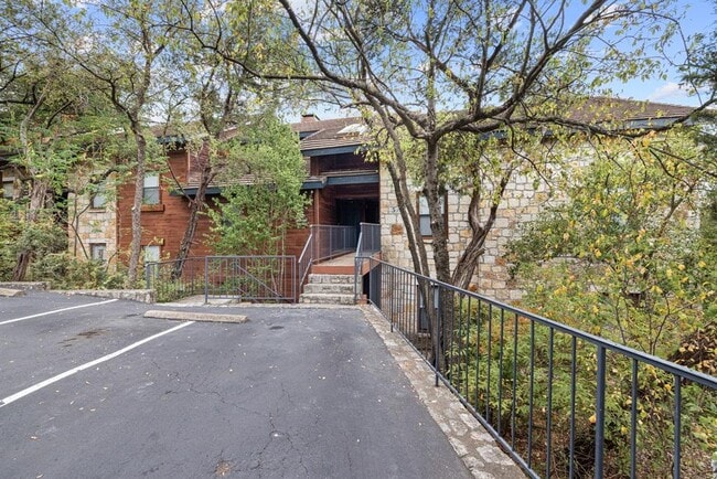 Photo - 4711 Spicewood Springs Rd Unidad 130