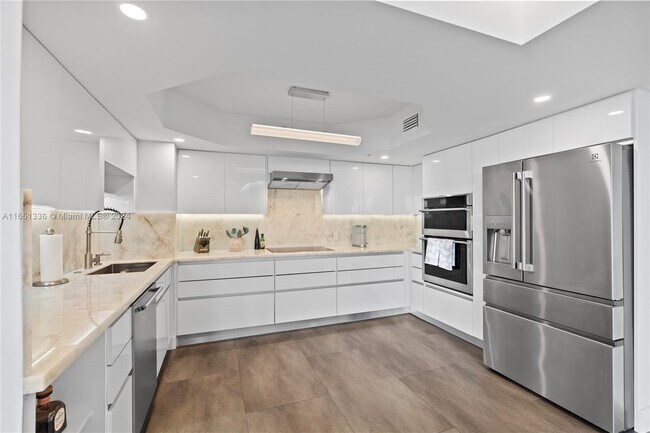 6301 Collins Ave Unit 1806
