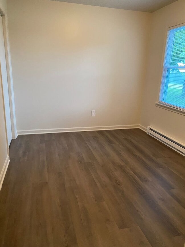 Photo - Nice Two Bedroom Apartment for Rent near BRCC