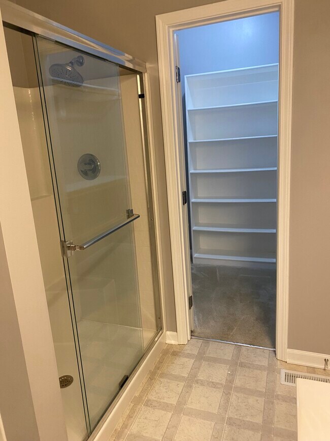 Photo - 246 N Ferrel St