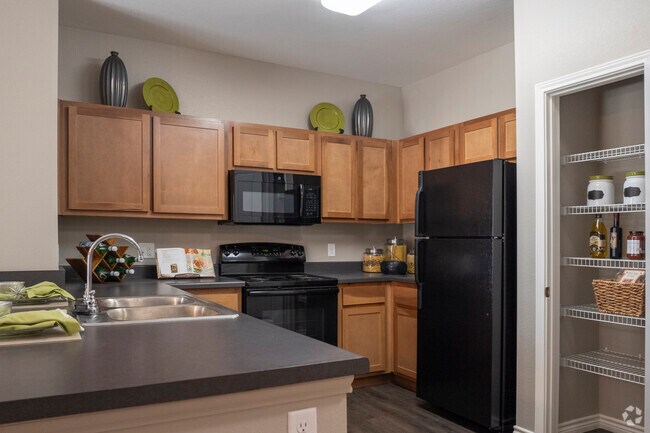 Kitchen - 2BR, 2BA - 1002SF