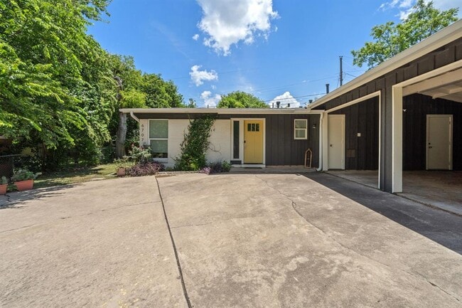 Photo - 6707 Columbia Dr Casa