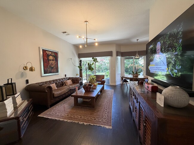 Photo - 10900 NW 72nd St