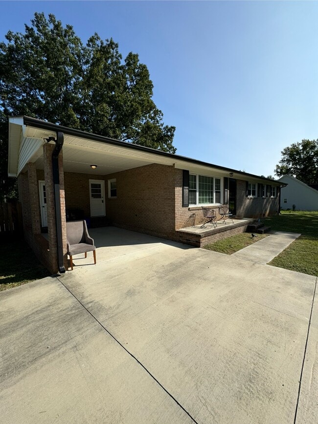 Photo - 143 Old Friendship Rd House