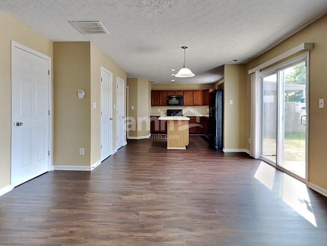 Photo - 111 Covey Pl