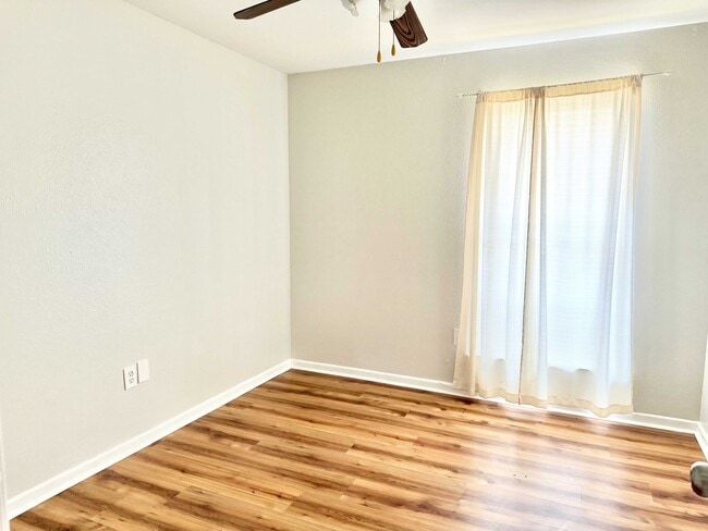 Photo - 6937 N Rothmer Dr