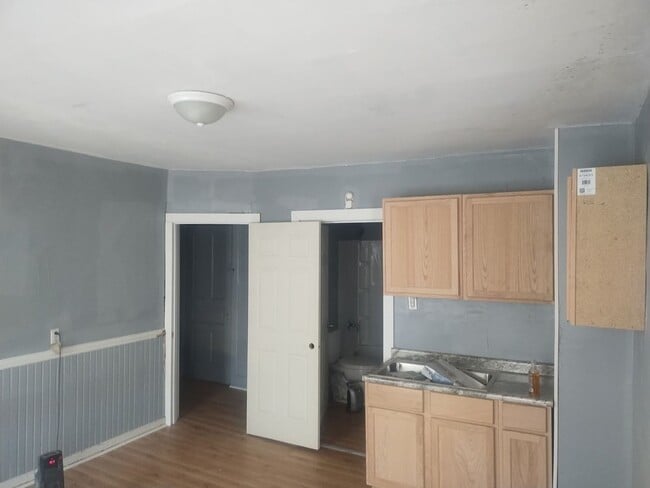 Photo - 2 Bedroom Upper