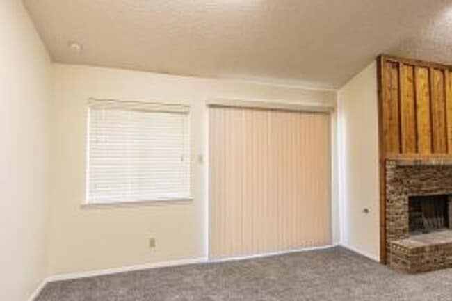 Photo - 2008 Amy Sue Dr Unidad B