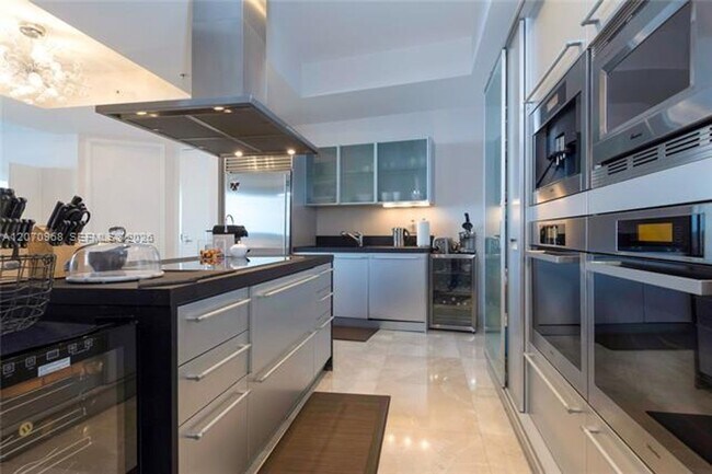 Photo - 18201 Collins Ave