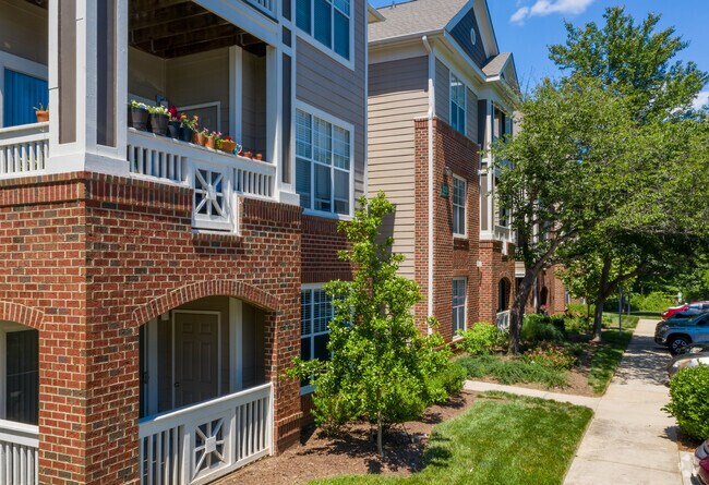 Aurum Falls River by Cortland Apartments For Rent in