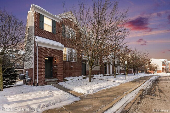 Photo - 27999 Middleton Dr