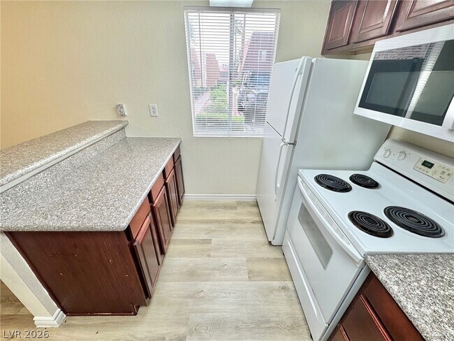 5422 River Glen Dr Unit 377