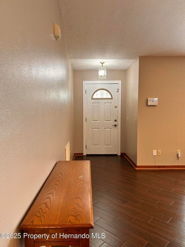 Photo - 2284 Champlain Ave