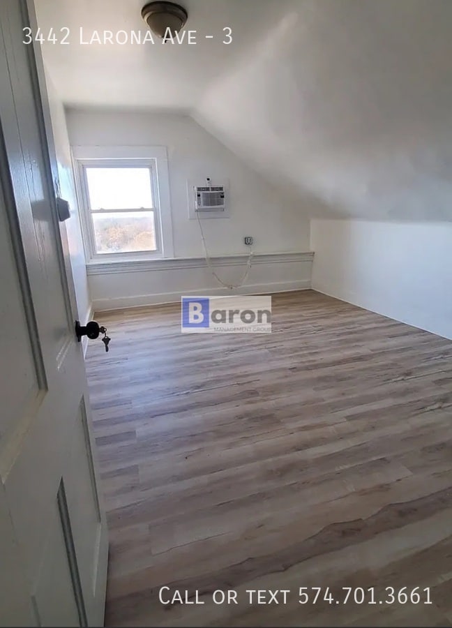 Building Photo - 3442 Larona Ave Unit 3