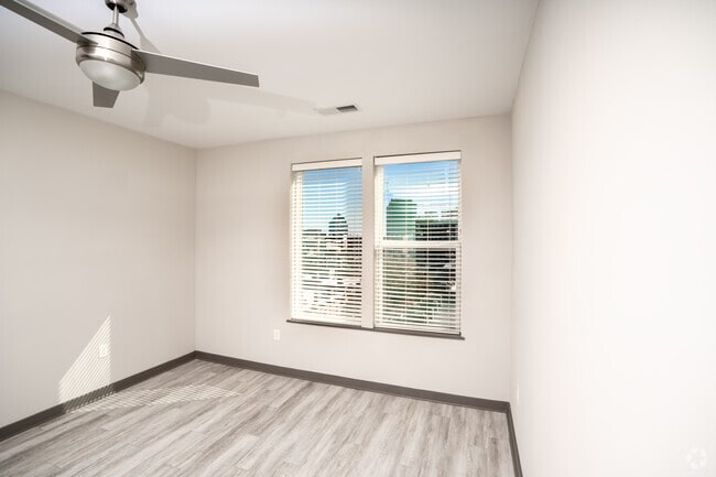 3BR,2BA - 1,422SF