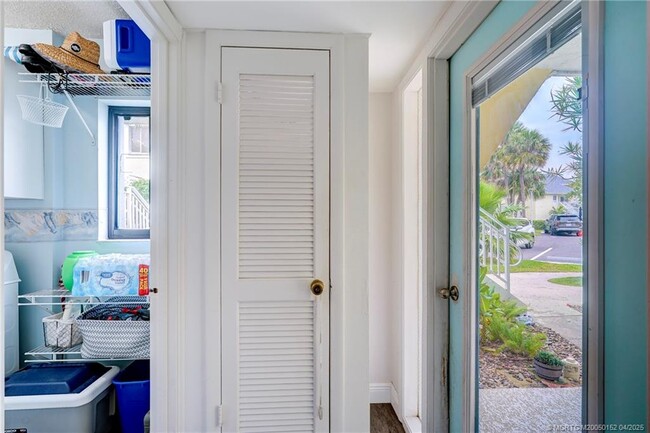 Photo - 5563 NE Gulfstream Way Condo