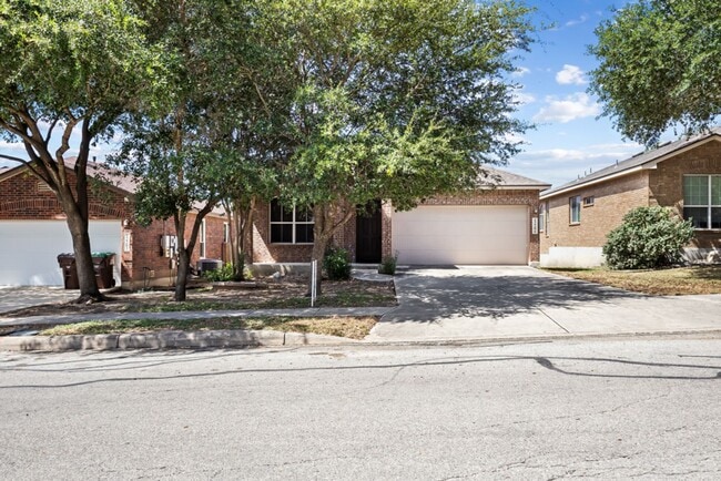 Building Photo - 3 Bedroom/2 Bath Alamo Ranch Subdivision