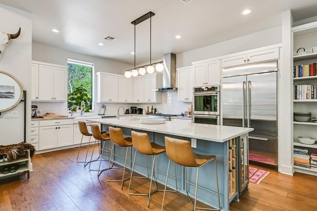 Photo - 2011 Arpdale St