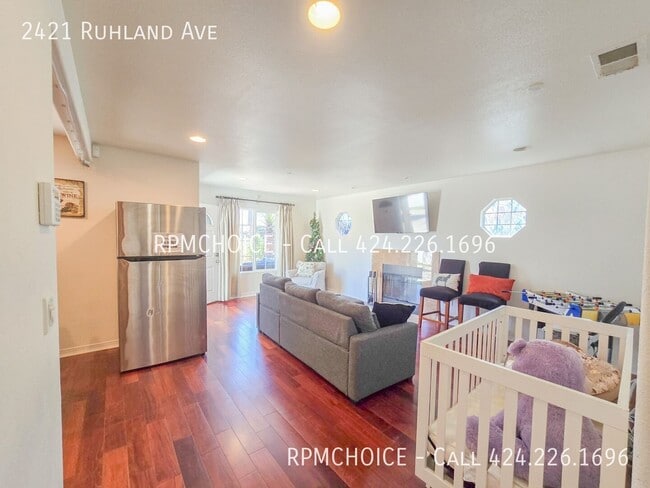 2421 Ruhland Ave