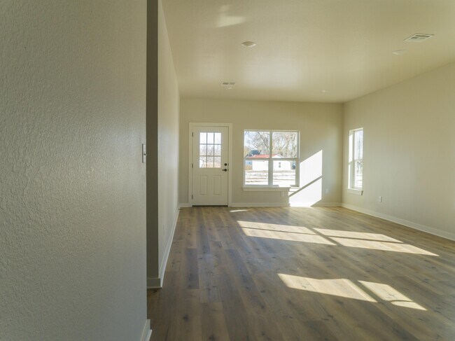 Photo - 304 W Truman Dr Unit 1