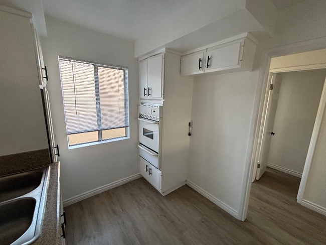 Photo - 1670 W Broadway Unidad 6C