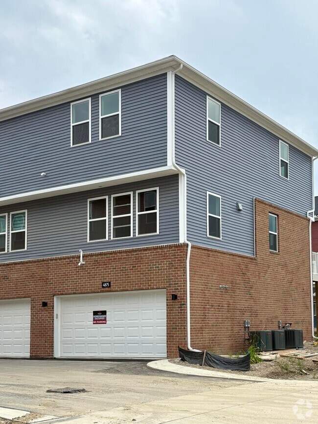 Building Photo - 4875 Ludlow Ln Rental