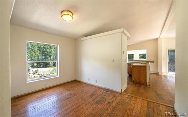 Photo - 865 Silver Creek Rd