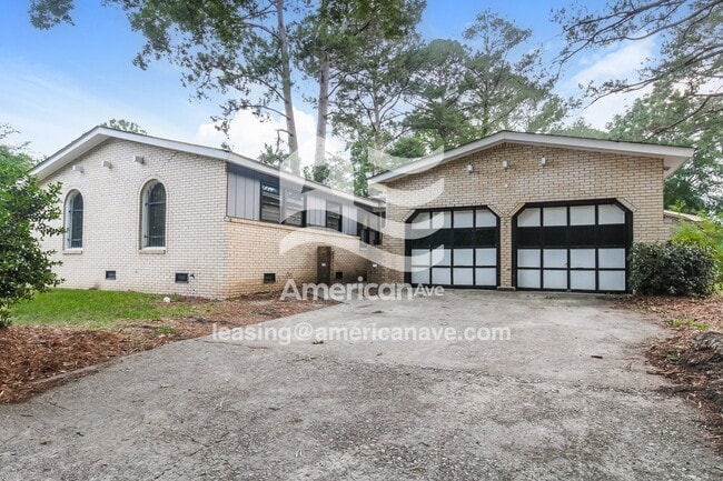 Building Photo - 410 Ravenscroft Rd