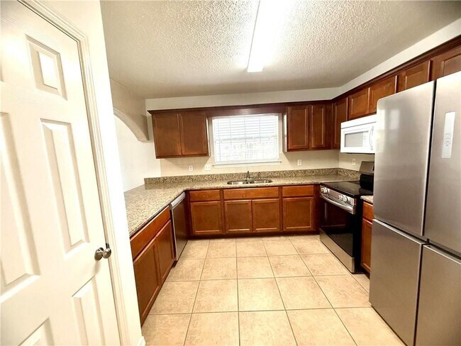 Photo - 106 Northchase Ct