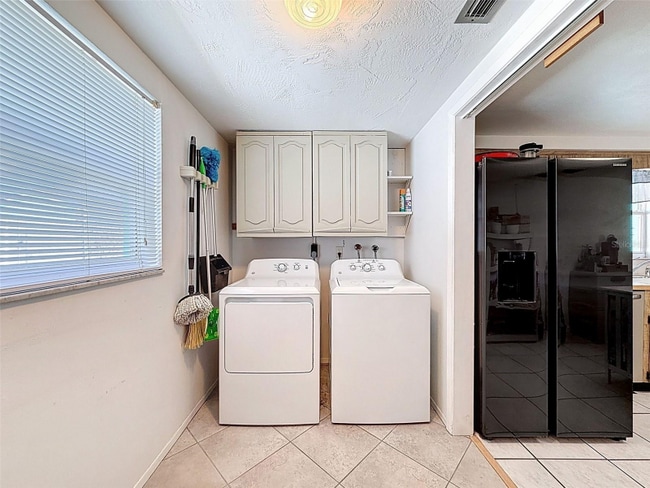 Photo - 7815 Foxbloom Dr