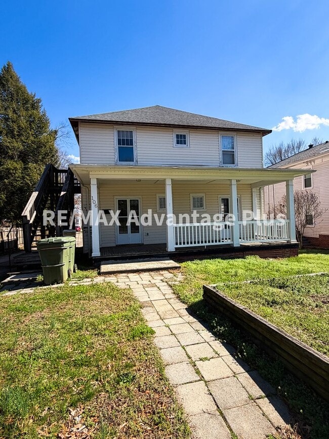 Building Photo - 106 Grove St Unit B