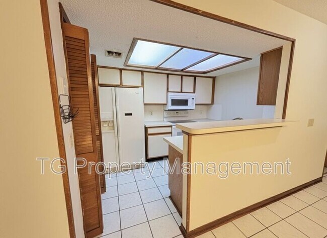 Photo - 703 Trekker St House