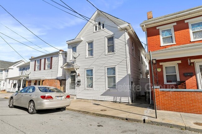 Photo - 721 2nd St