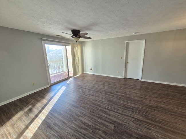 Photo - 10 Creekwood Dr Unit 8