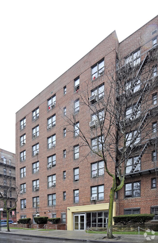 Photo - 90-05 153rd St